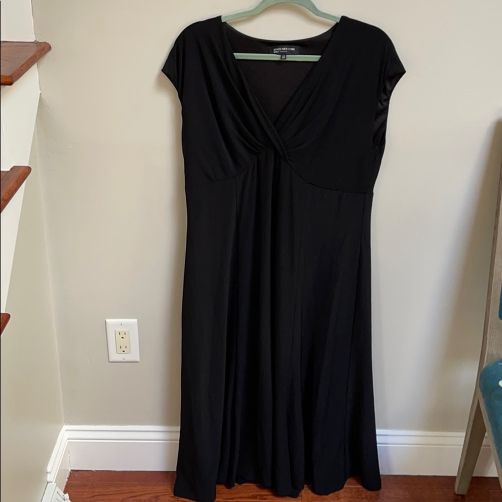 JONES New York V neck black dress